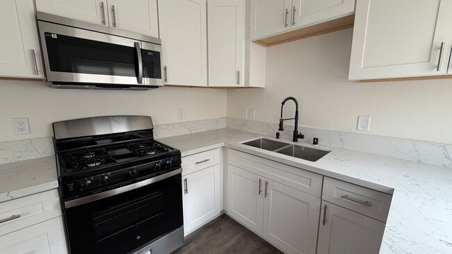 Photo - MeadSt221-223 Unit 221 E Mead St