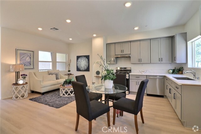 Building Photo - 1632 W Mission Blvd Unit 101 Rental