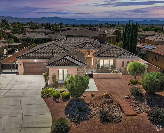 Building Photo - STUNNING STONEBROOK ESTATES HOME