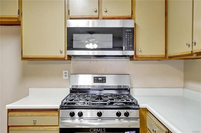 Photo - 450 E 4th St Unit 334
