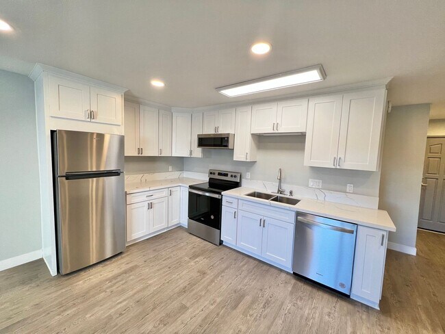 Photo - Resort-Style Coastal Studio with Pool, Jacuzzi & Rooftop