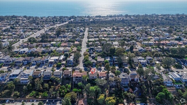 Building Photo - Beautiful 4 bed/2.5 bath house in Del Mar