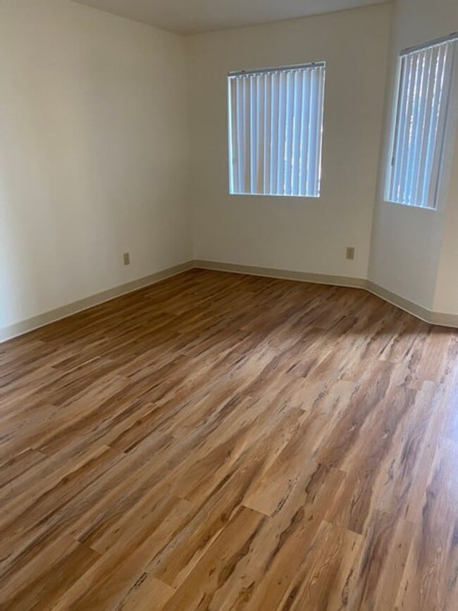 Photo - Oakwood Village Apartments Unit boo1025- 1 bedrm