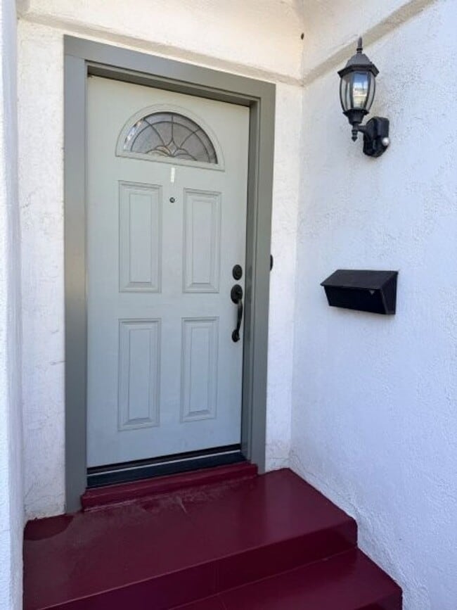Photo - Pico-Robertson / Beverlywood 2 beds + 1.5 baths Spanish house PLUS Studio ADU  | Pool+Jacuzzi & e...
