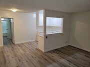 Photo - 10917 Blix St