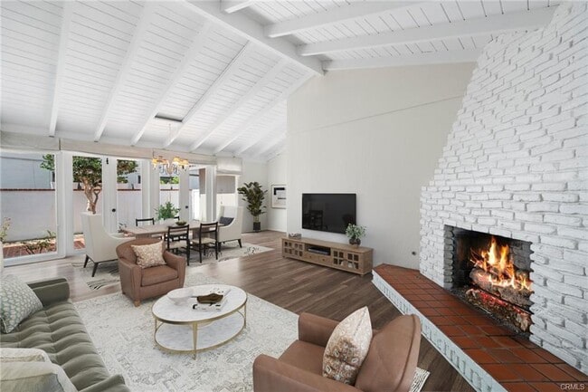 Photo - 210 Via Ithaca